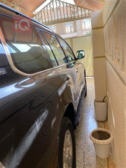 تۆیۆتا لاند کروزەر